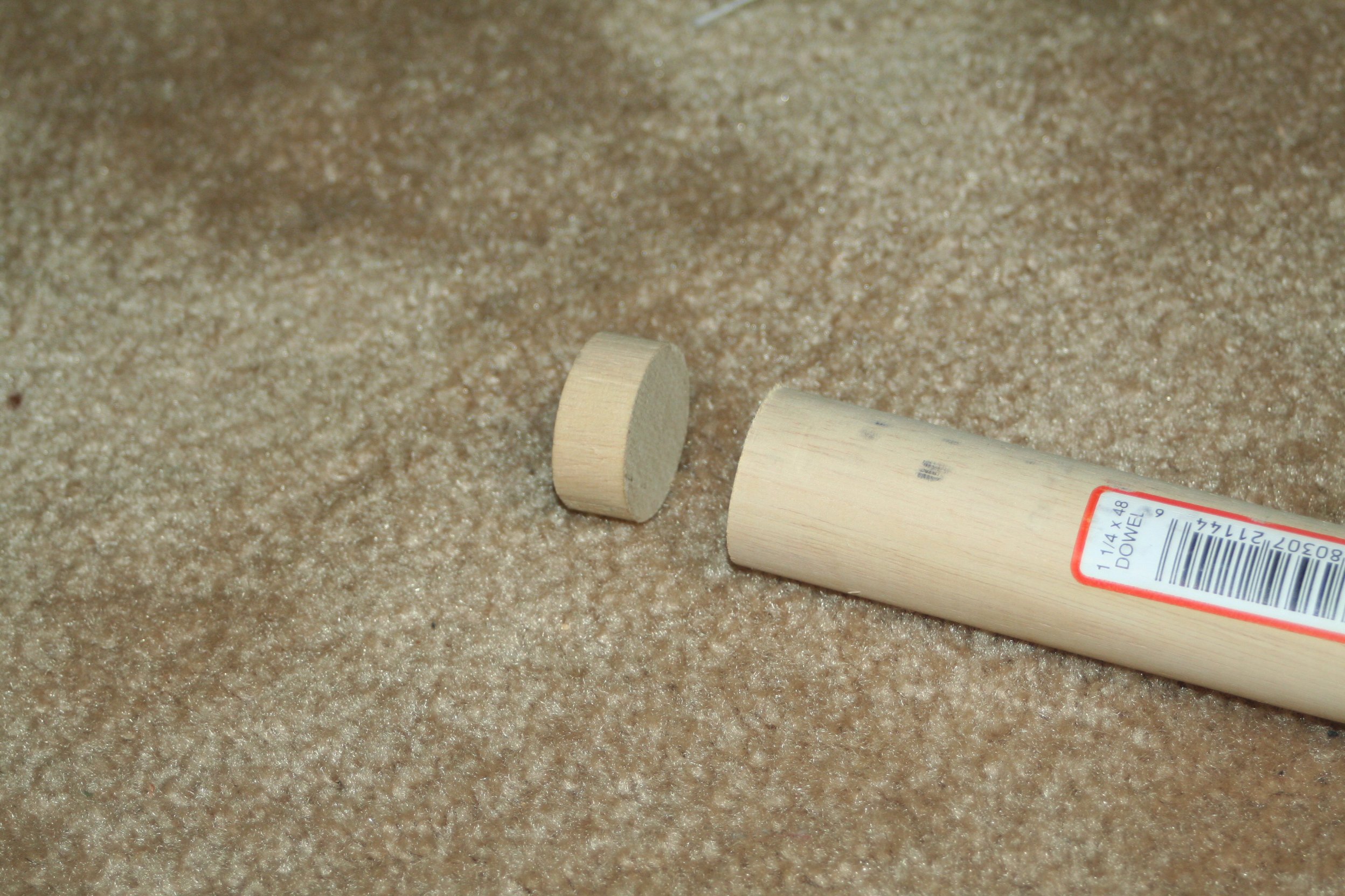 Cutting a piece from the dowel